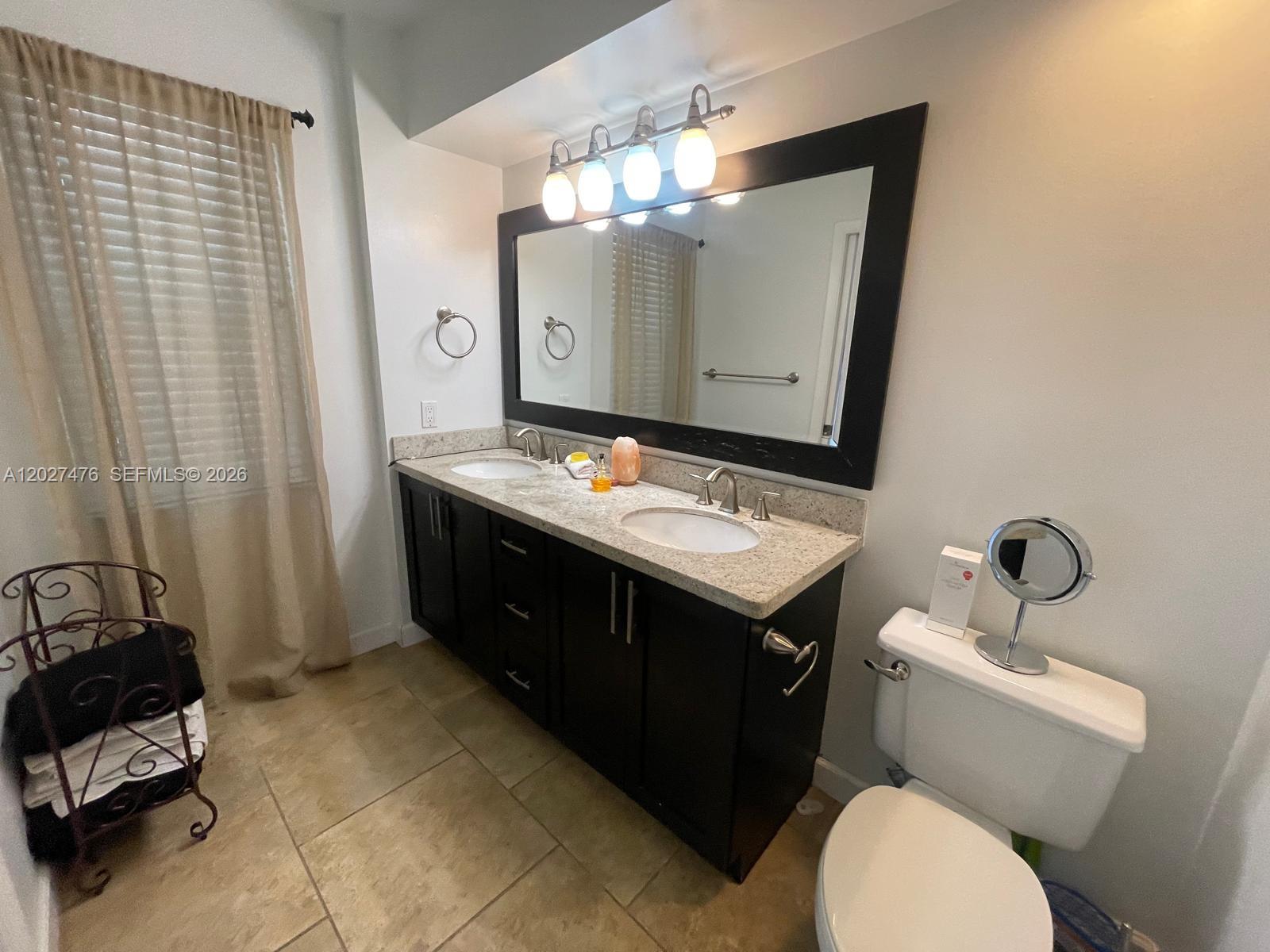 EMBASSY LAKES - Residential