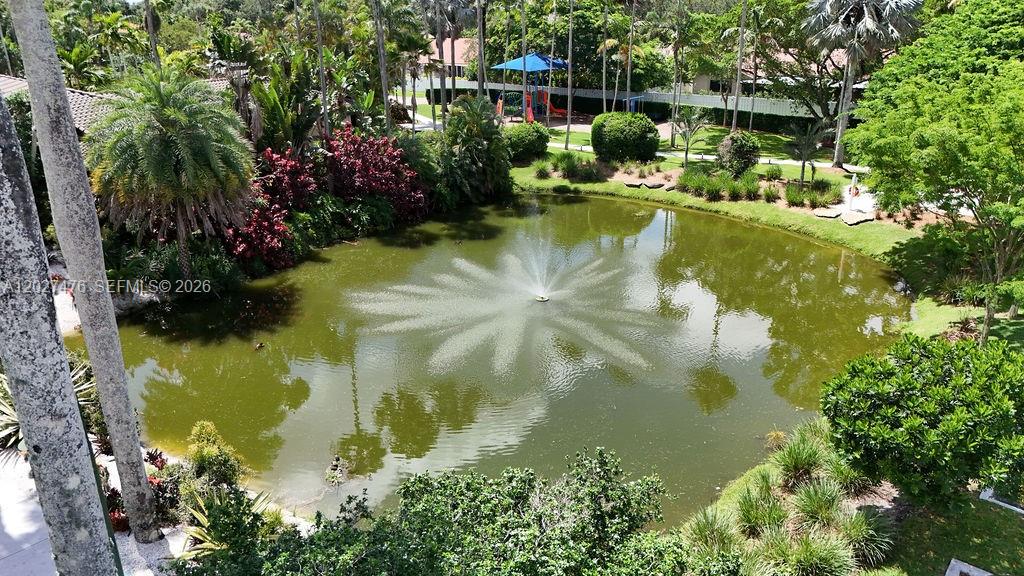 EMBASSY LAKES - Residential