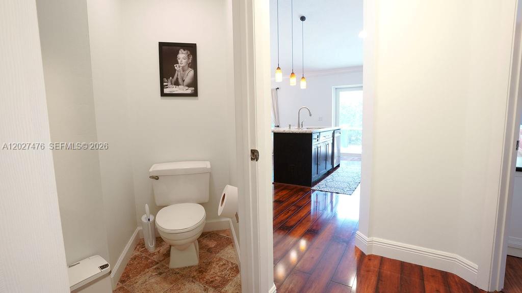 EMBASSY LAKES - Residential