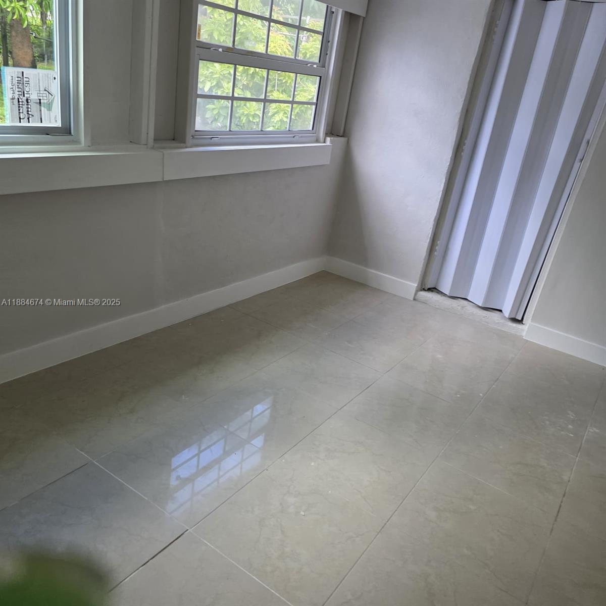 SPRINGBANK PARK - Residential Lease
