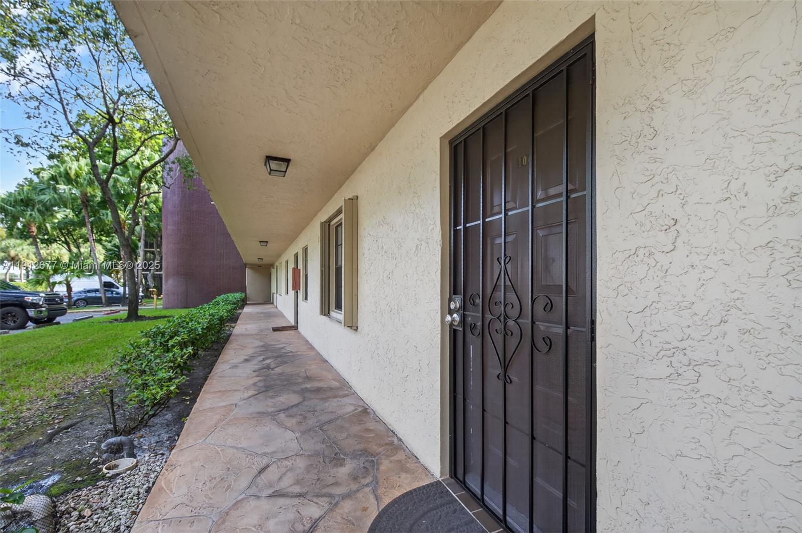 10501 W Broward Blvd 104