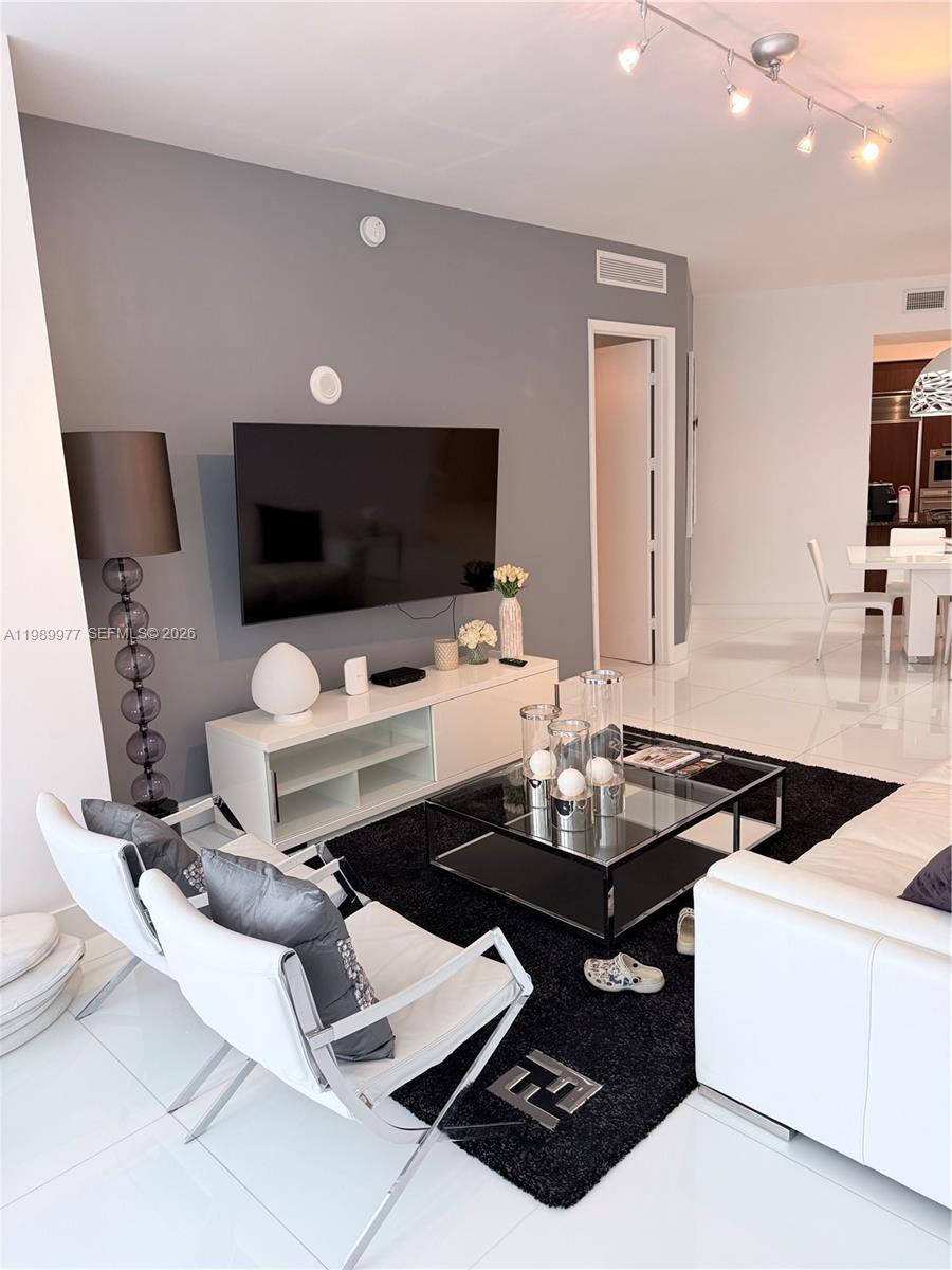 TDR TOWER III CONDO - Residential