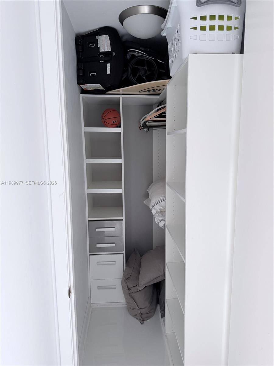 TDR TOWER III CONDO - Residential