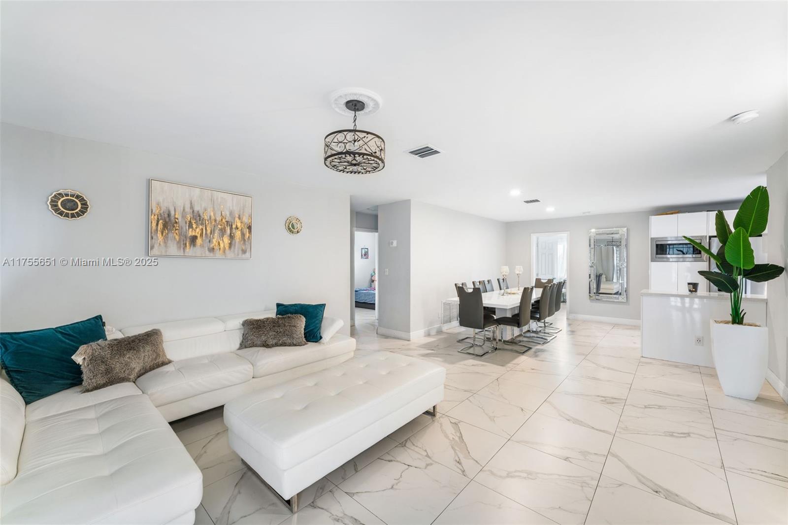 2751 NW 26th Ave