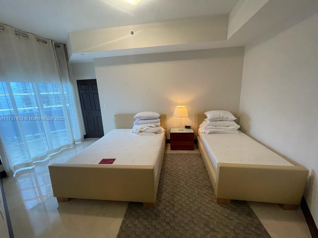 TDR TOWER III CONDO - Residential Lease