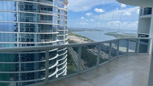 TDR TOWER III CONDO - Residential Lease