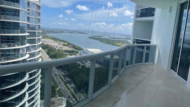 TDR TOWER III CONDO - Residential Lease