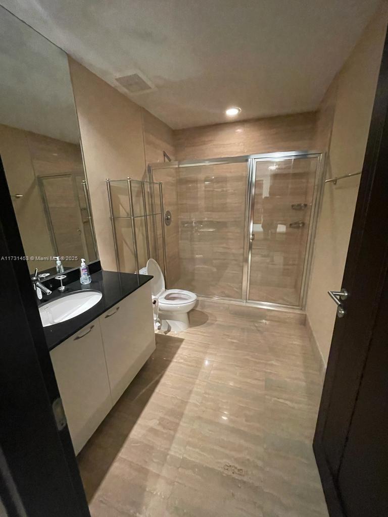 TDR TOWER III CONDO - Residential Lease