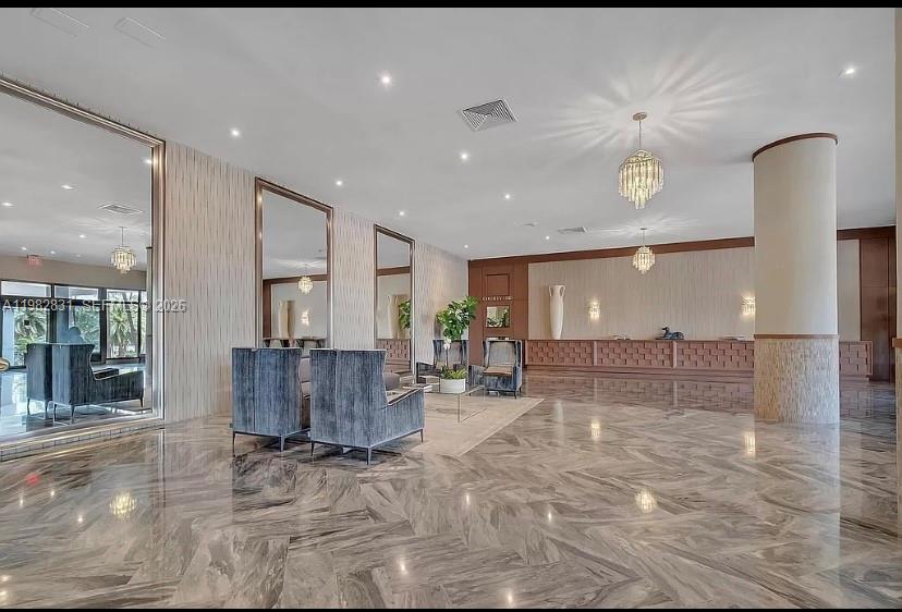 THE CARRIAGE HOUSE CONDO - Residential