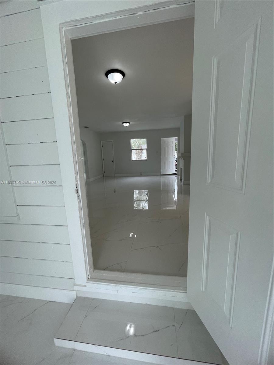 PINEMOUNT - Residential Lease