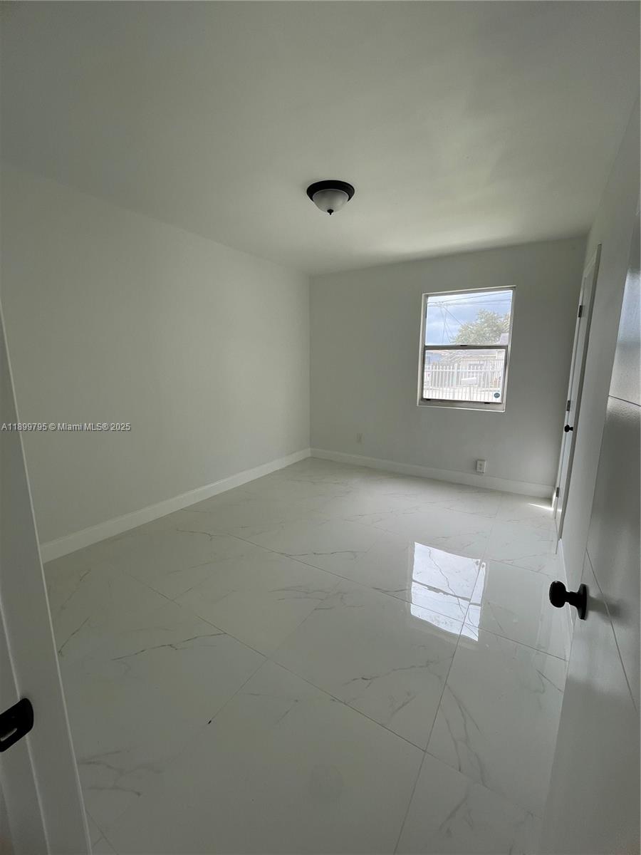 PINEMOUNT - Residential Lease