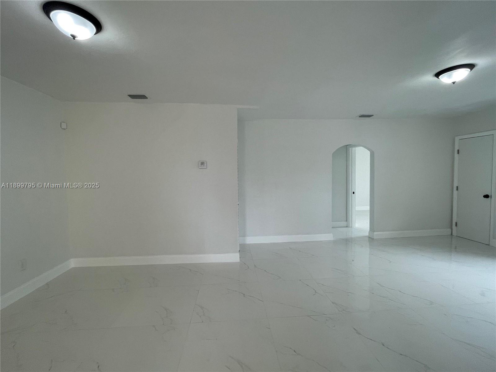 PINEMOUNT - Residential Lease