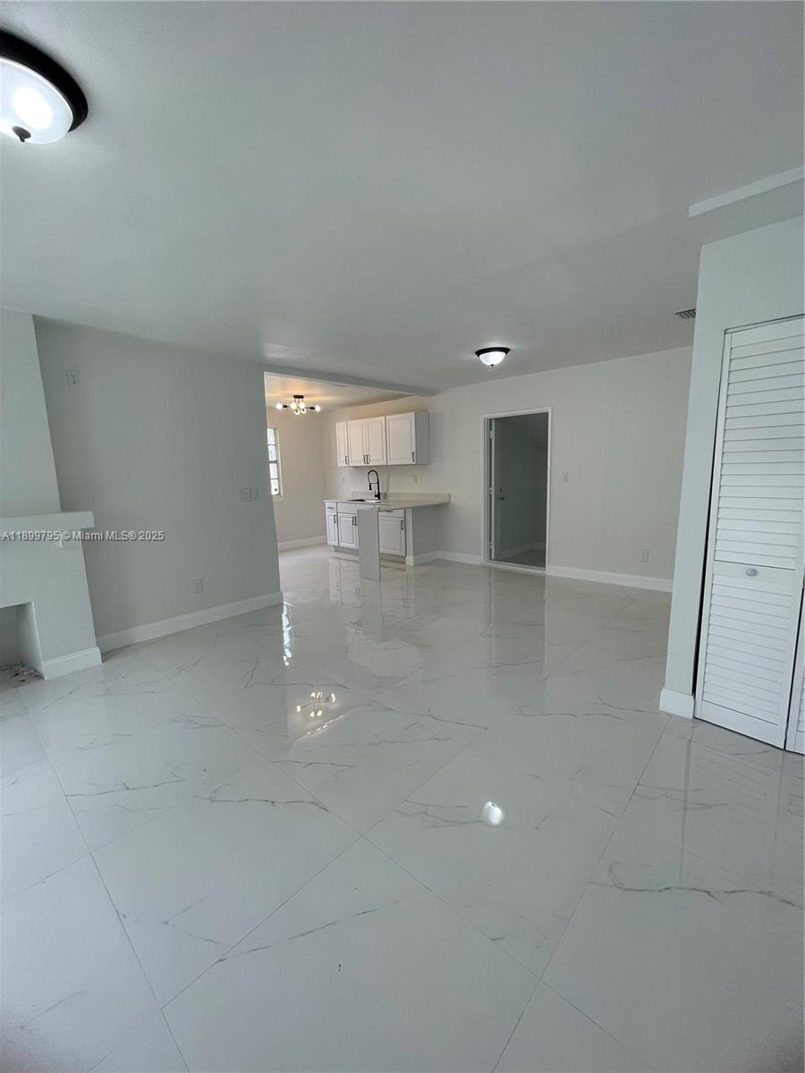 PINEMOUNT - Residential Lease