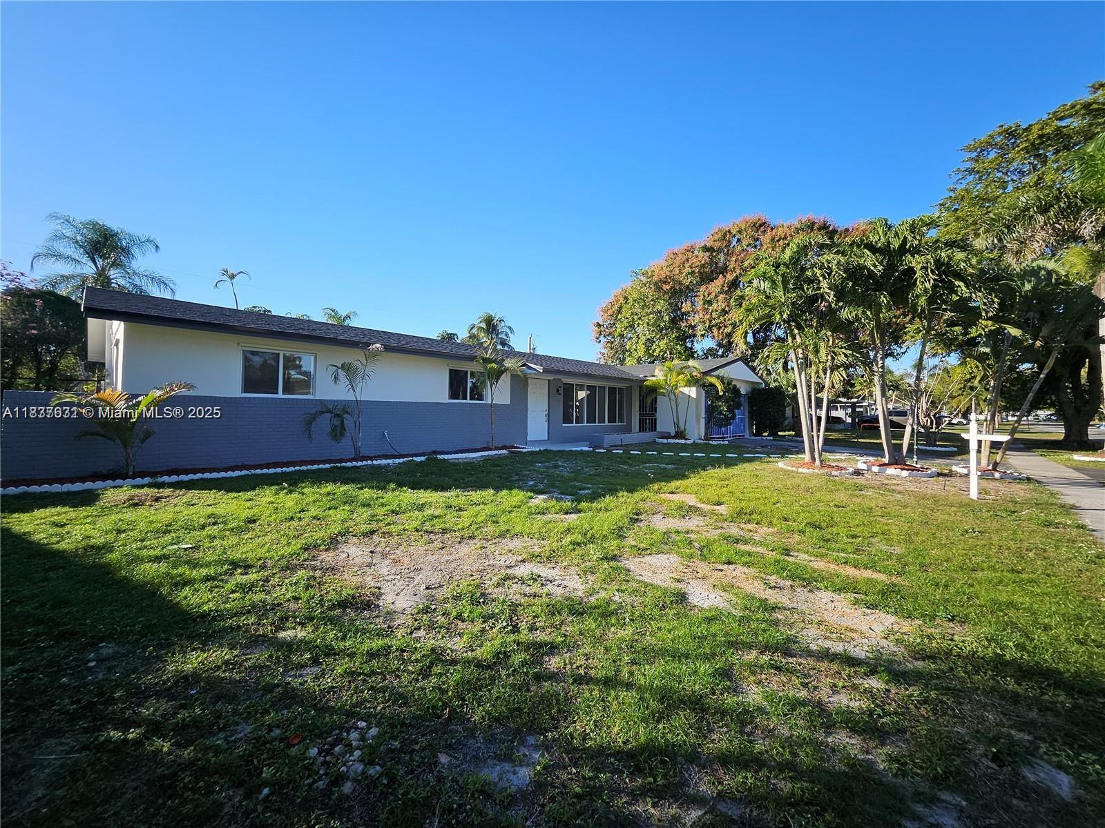 221 SW 53rd Ave