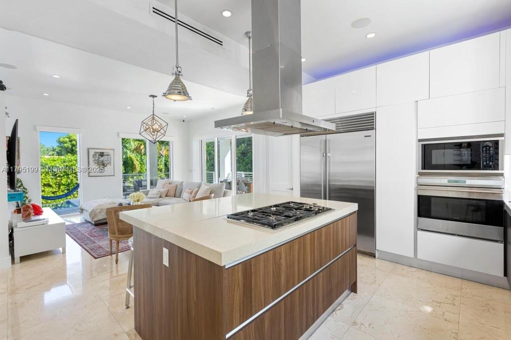 BISCAYNE KEY ESTATES - Residential Lease