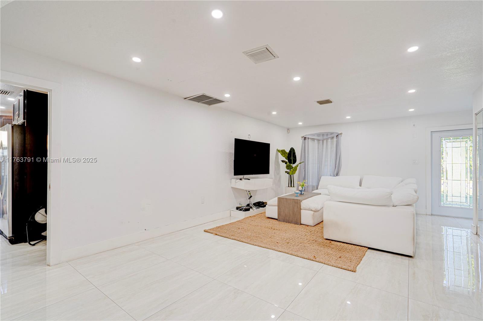 WESTFIELD AT WPB - Residential Lease