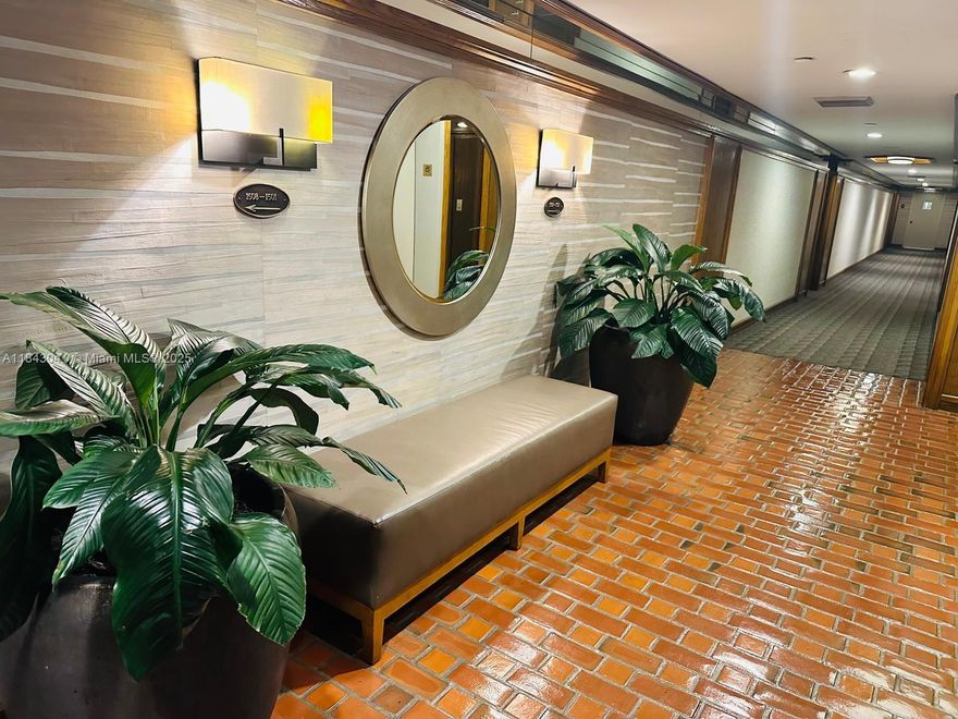 Quayside, Beautiful and spacious 1.5 bed, 2 bath unit at Tower 4. Enjoy the best of South Florida living with resort-style amenities, prime location, and unmatched magical views from every angle from one of the exclusive Towers of Quayside. Enter the secured gates and enjoy the breathtaking landscaping .
Don’t miss your chance to own this great deal!