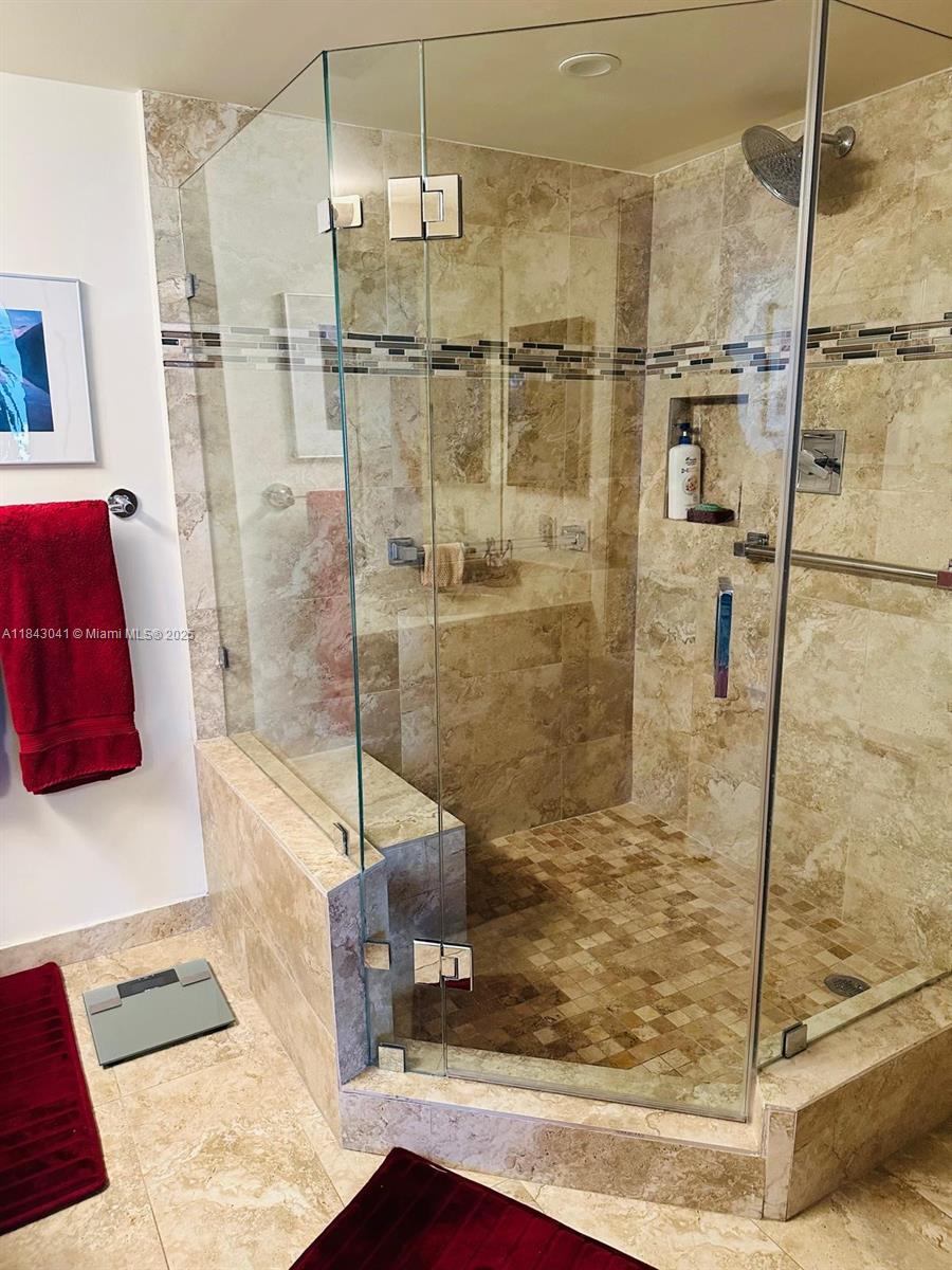 THE TOWERS OF QUAYSIDE CO - Residential