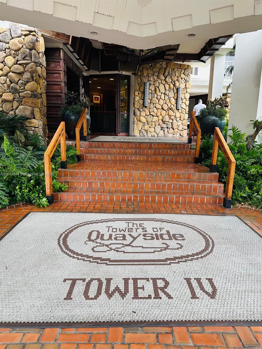 THE TOWERS OF QUAYSIDE CO - Residential