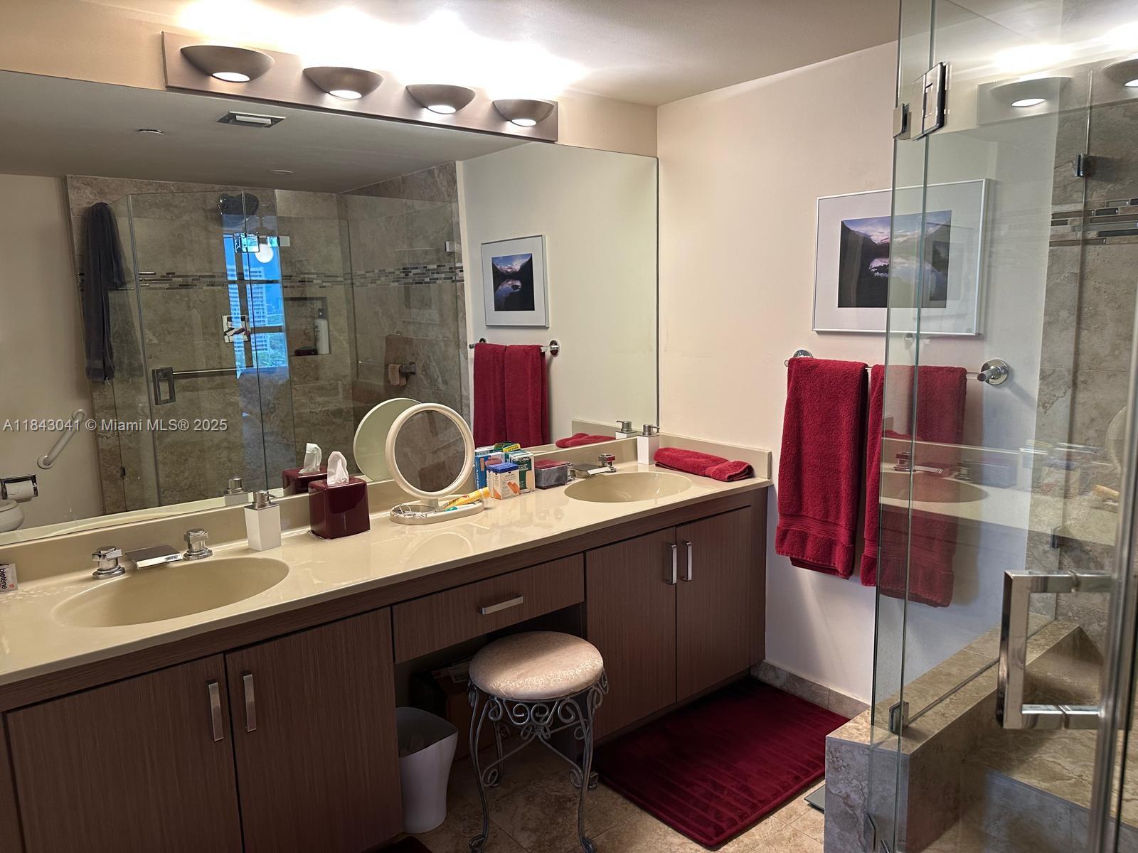 THE TOWERS OF QUAYSIDE CO - Residential