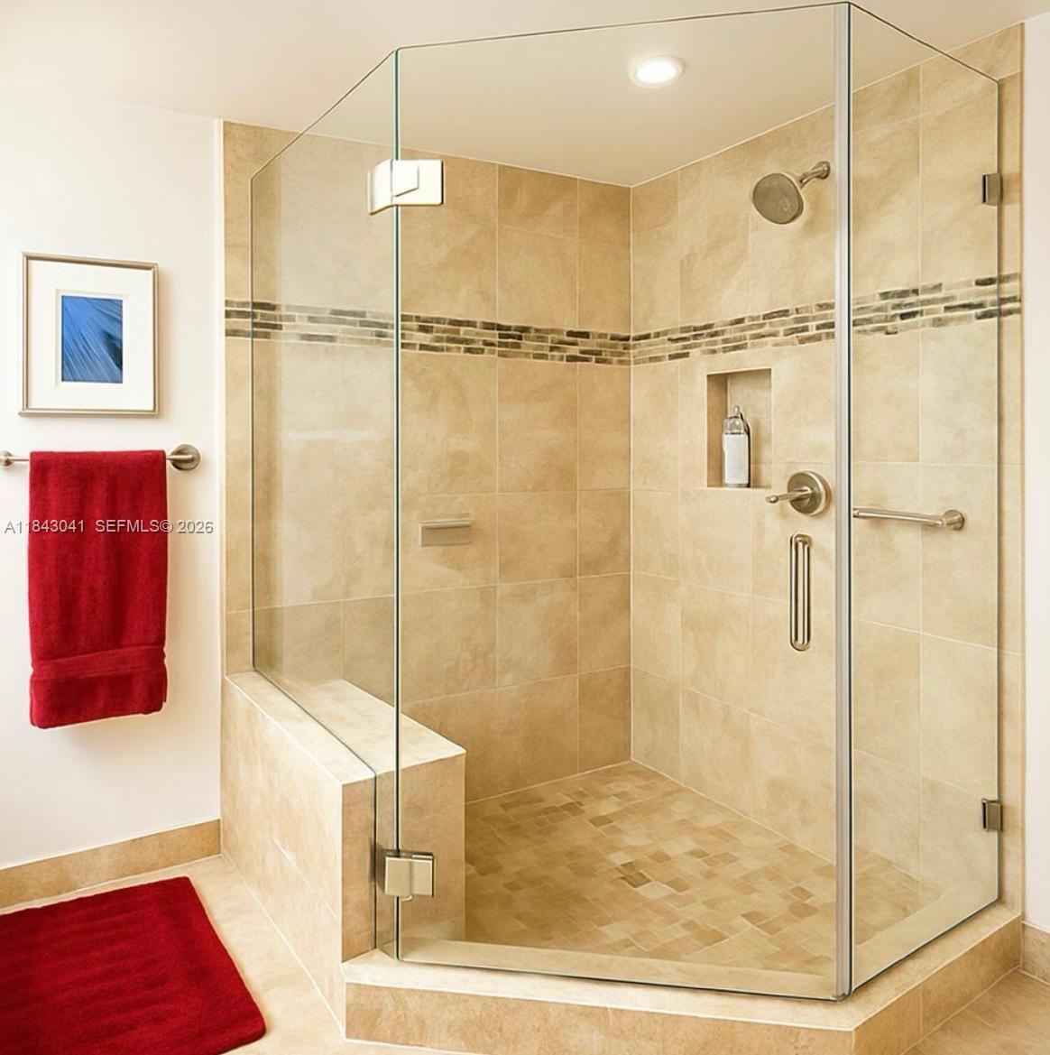 THE TOWERS OF QUAYSIDE CO - Residential