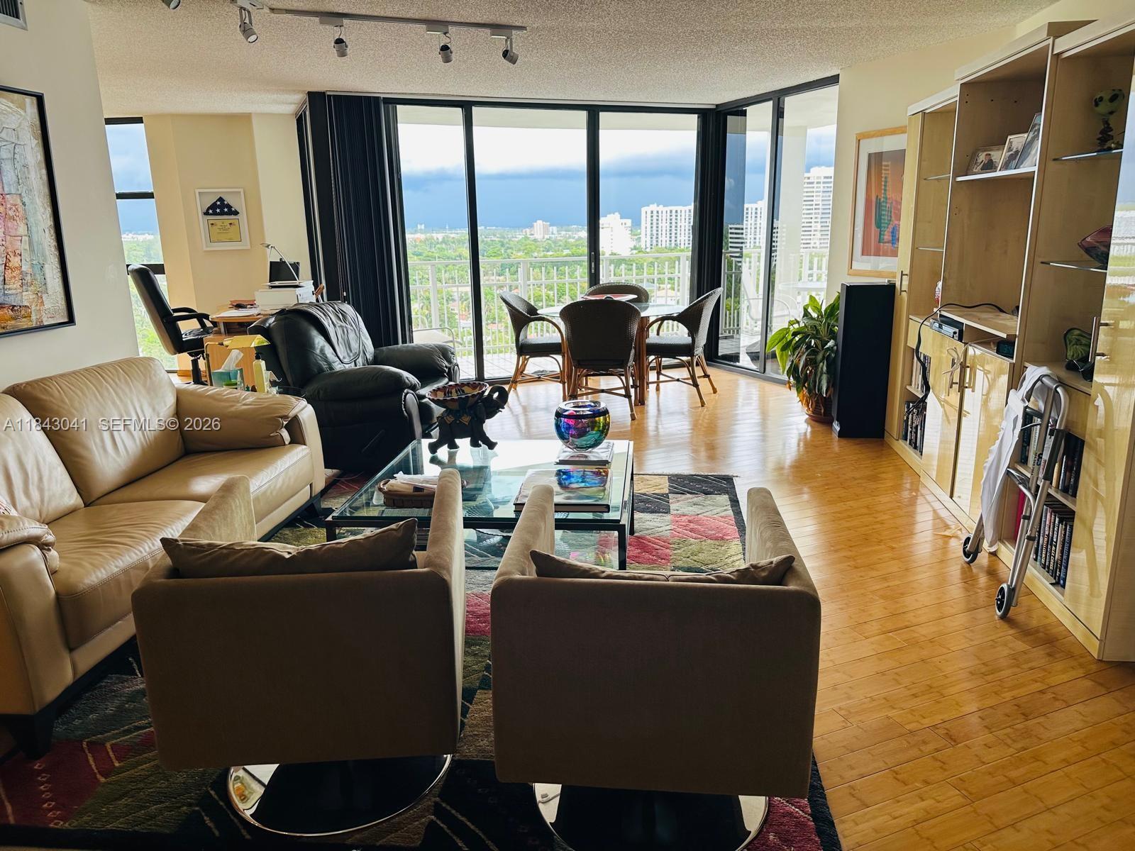 THE TOWERS OF QUAYSIDE CO - Residential