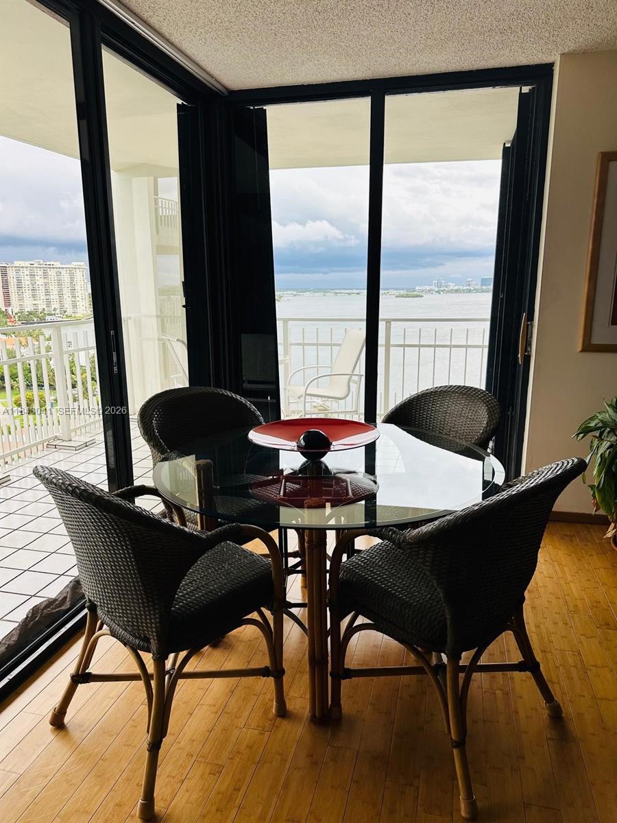 THE TOWERS OF QUAYSIDE CO - Residential