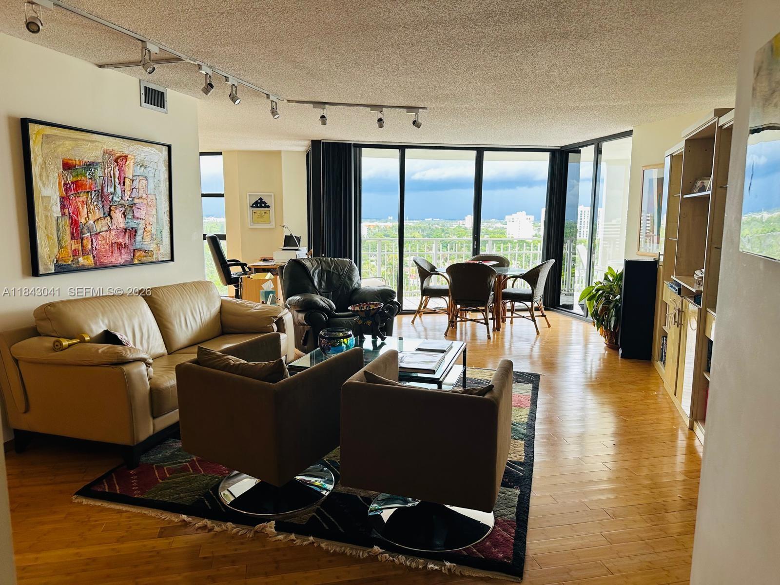 THE TOWERS OF QUAYSIDE CO - Residential