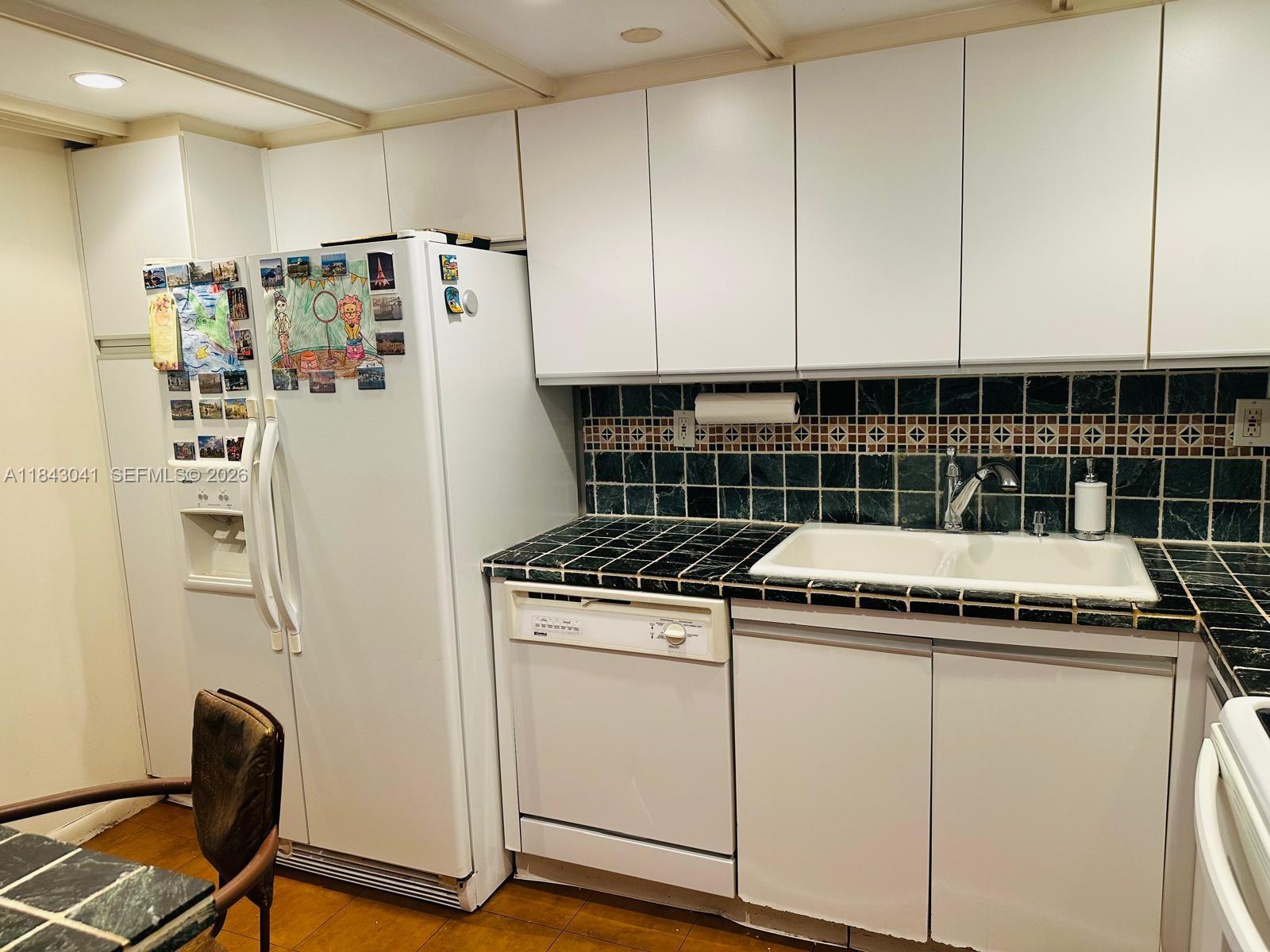 THE TOWERS OF QUAYSIDE CO - Residential