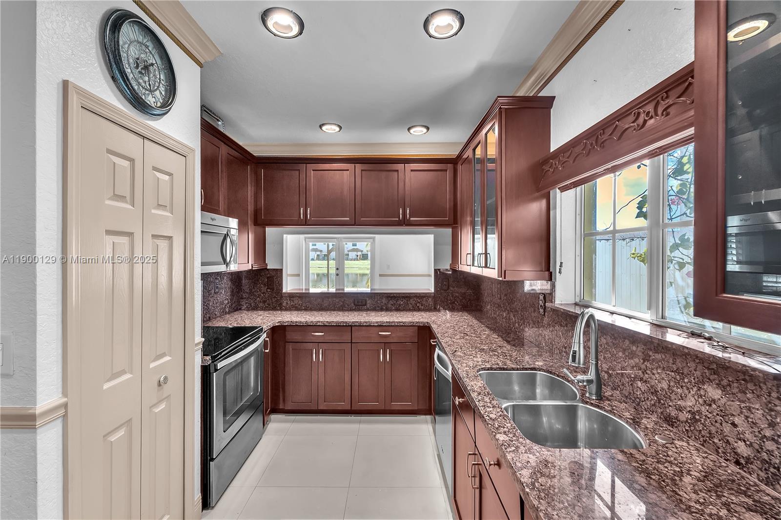 RAULS PLACE AT OASIS - Residential