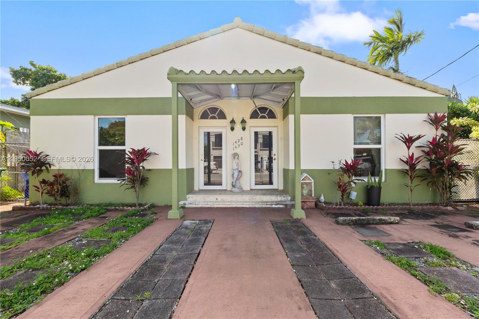 OSCEOLA GROVES - Residential Income