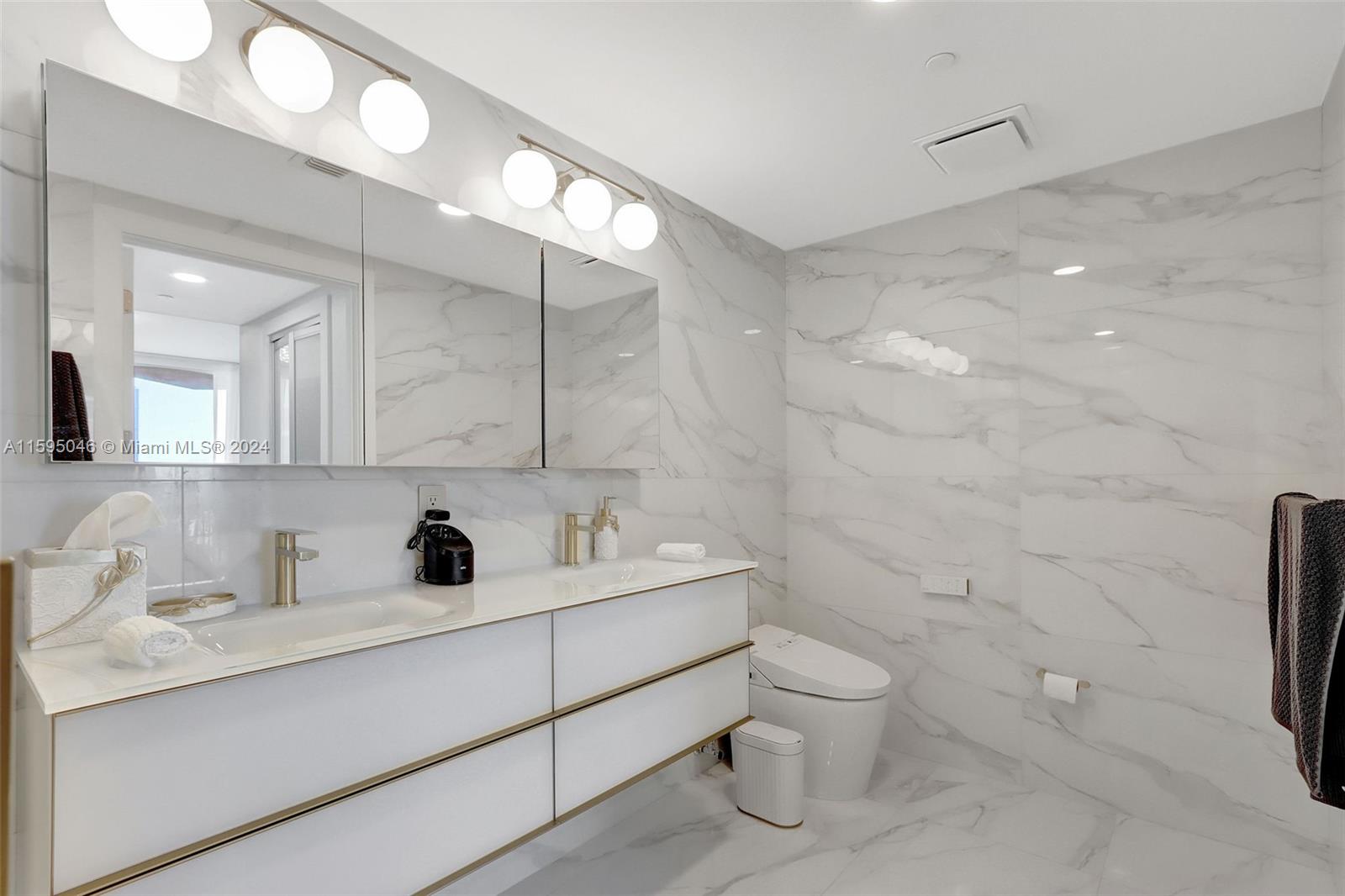 5252 PASEO CONDO - Residential
