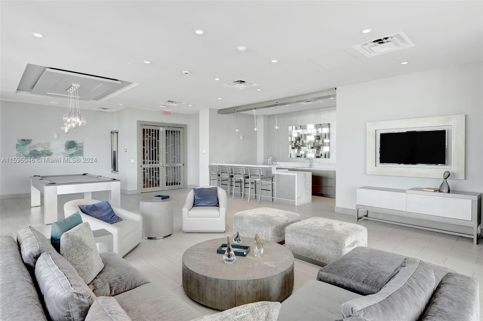 5252 PASEO CONDO - Residential