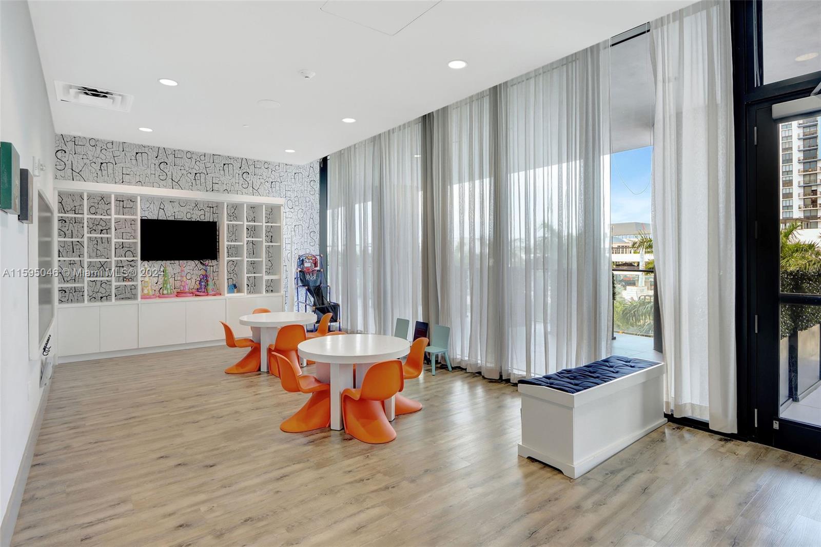5252 PASEO CONDO - Residential