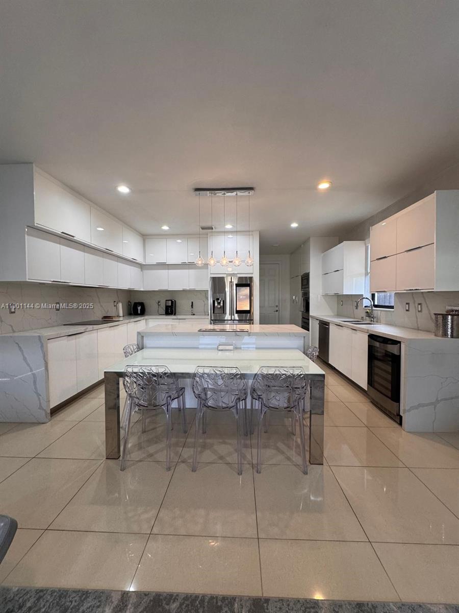 DORAL BREEZE - Residential