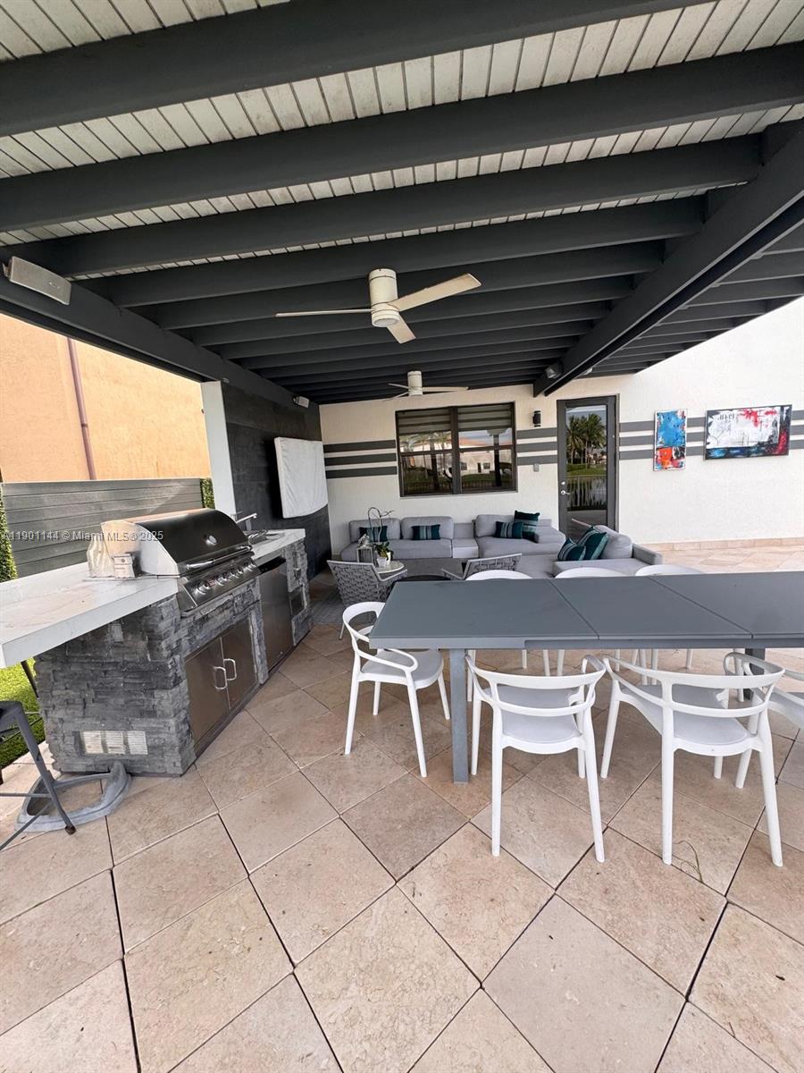 DORAL BREEZE - Residential