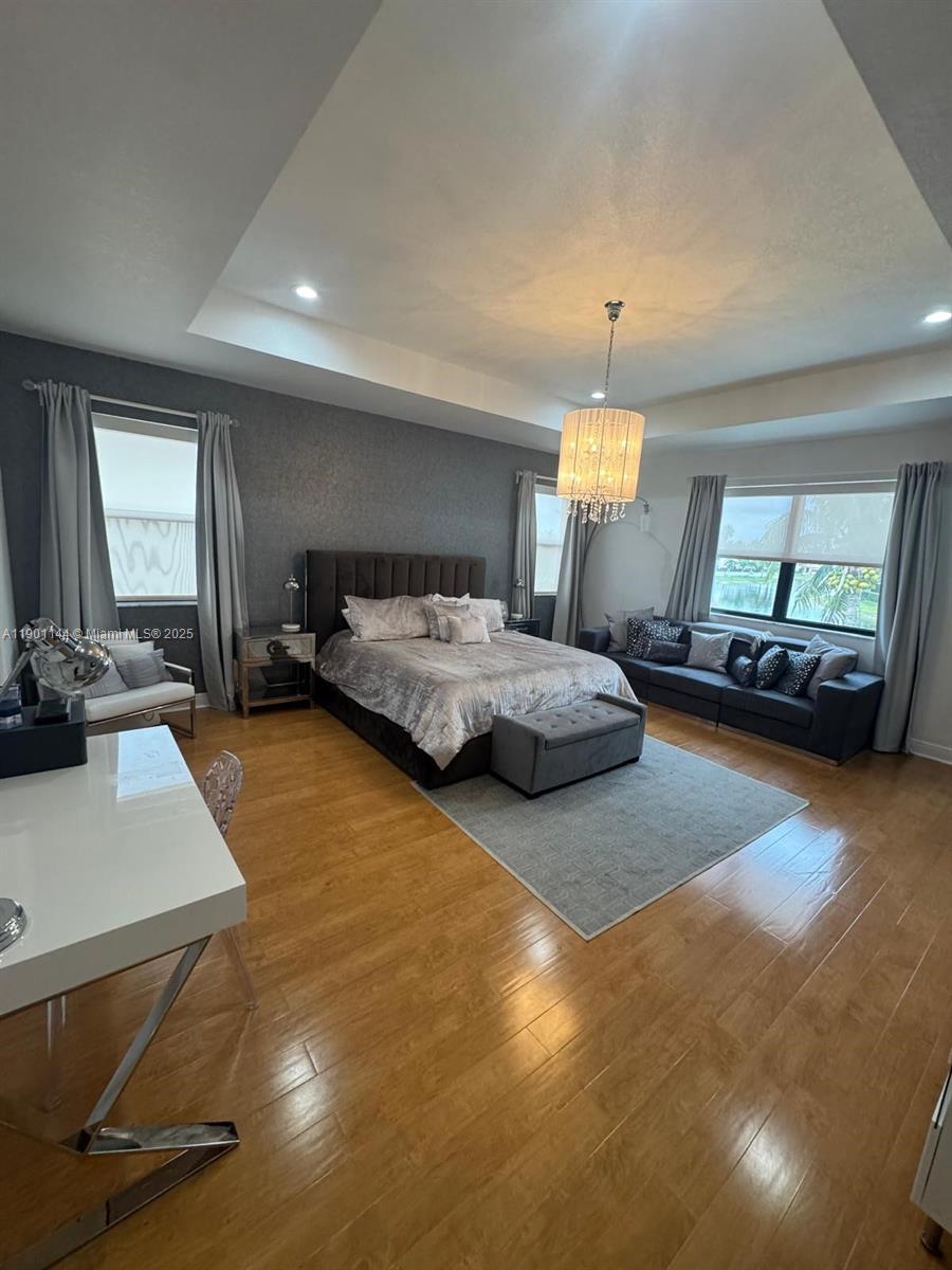 DORAL BREEZE - Residential