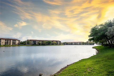 850 SW 138th Ave 411D Pembroke Pines FL 33027