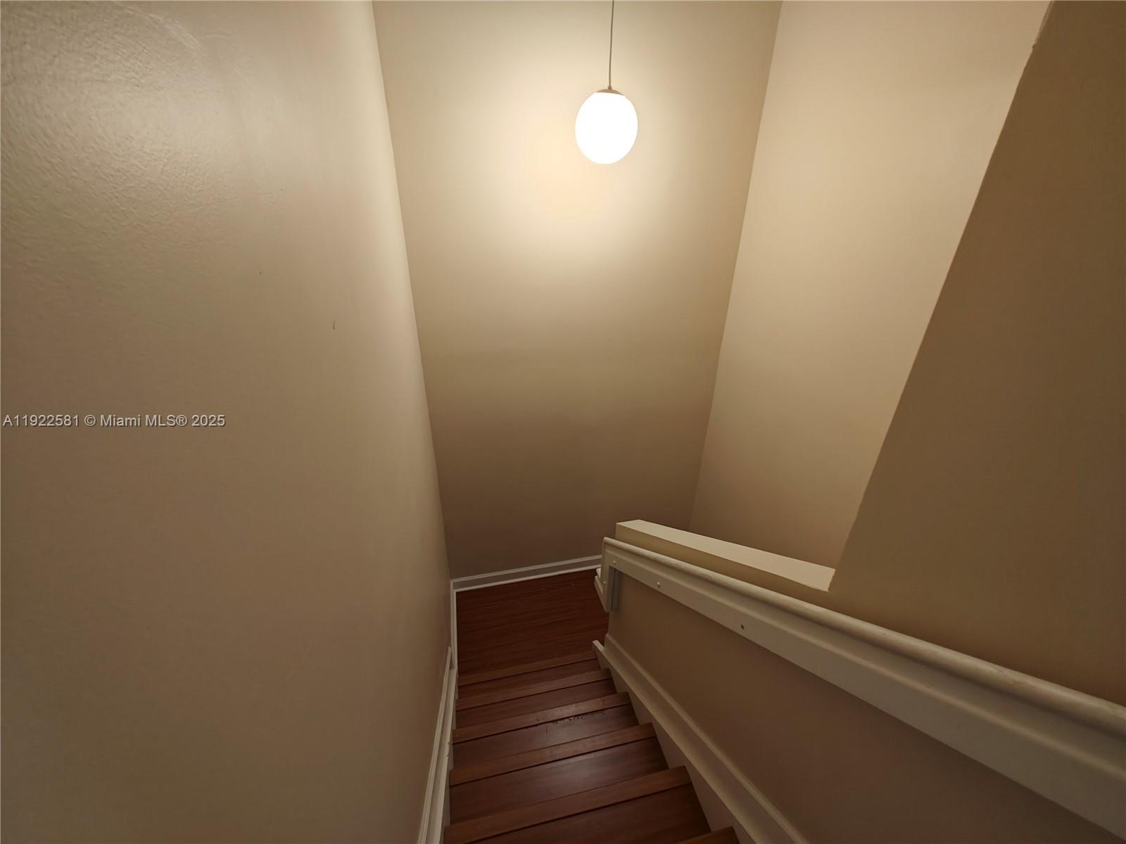 SILVER PALM HOMES - Residential Lease