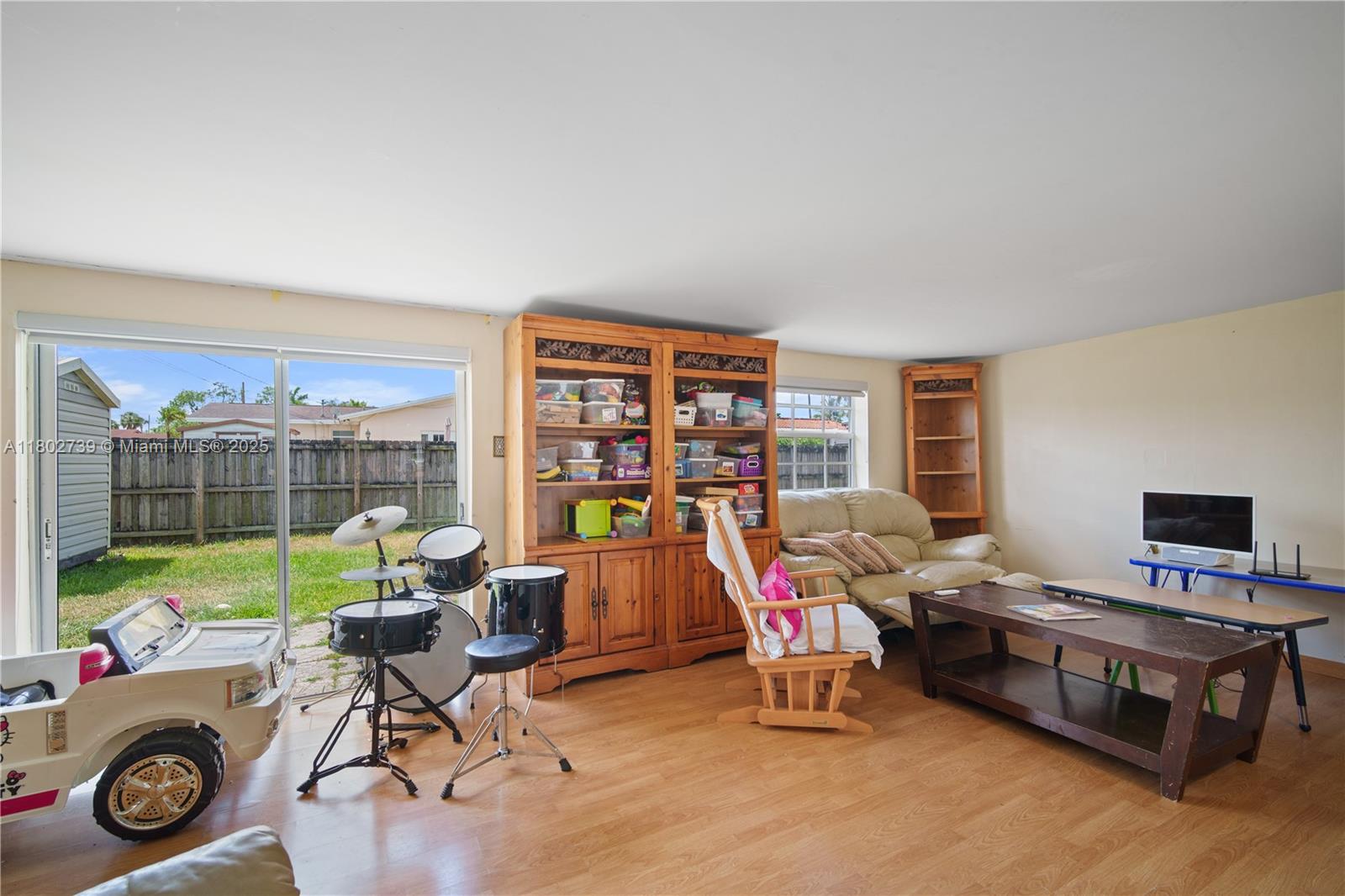 PALM LAKES SEC 1 - Residential Lease