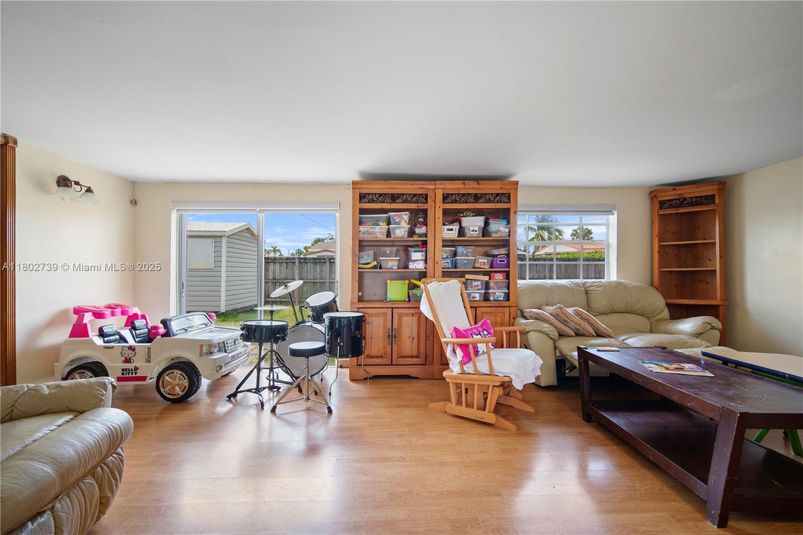 PALM LAKES SEC 1 - Residential Lease