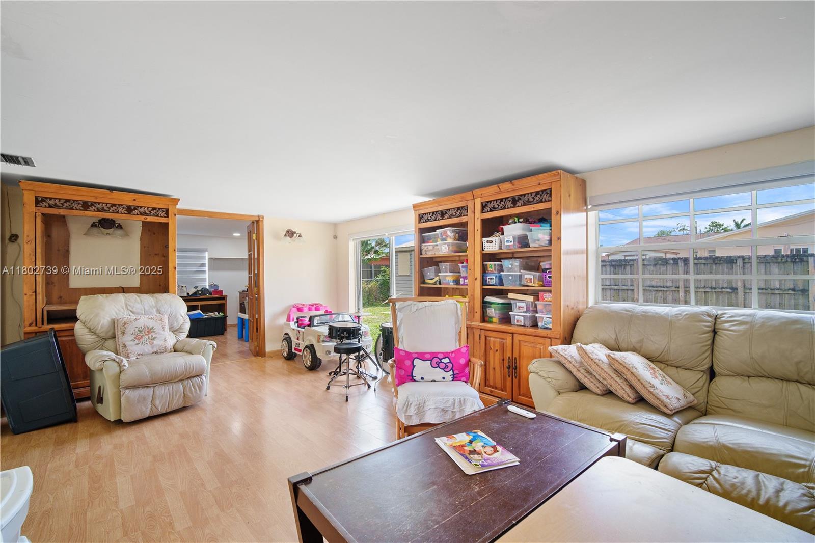 PALM LAKES SEC 1 - Residential Lease