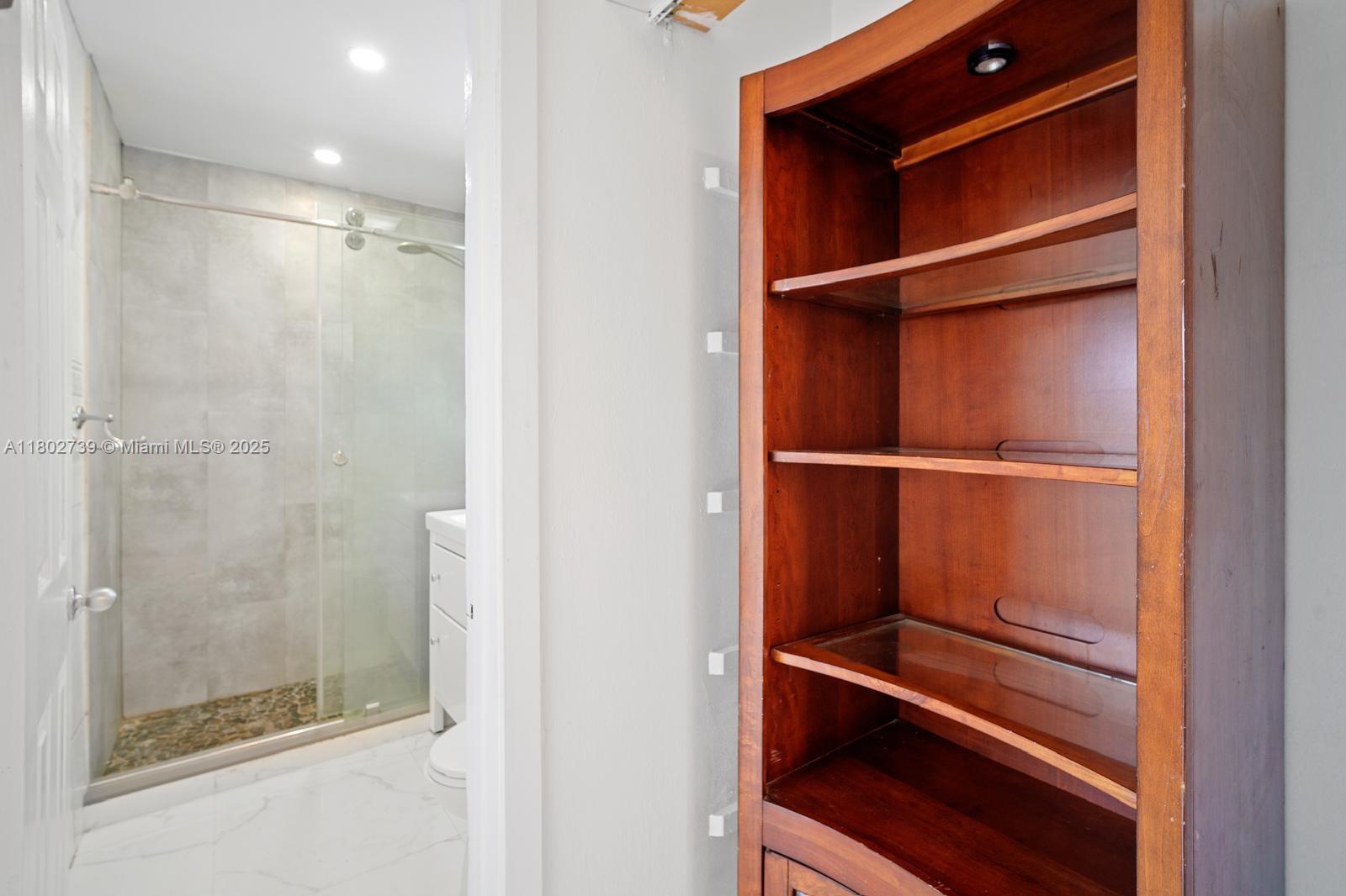 PALM LAKES SEC 1 - Residential Lease