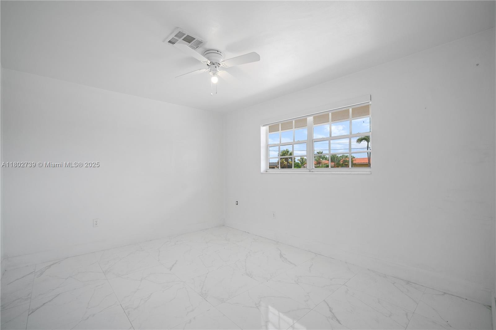 PALM LAKES SEC 1 - Residential Lease