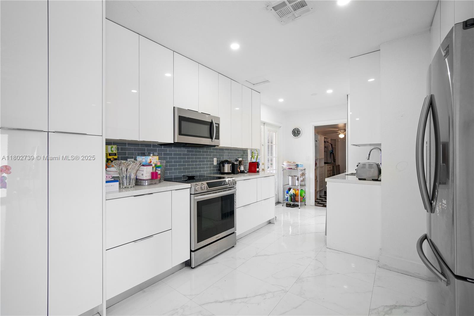 PALM LAKES SEC 1 - Residential Lease