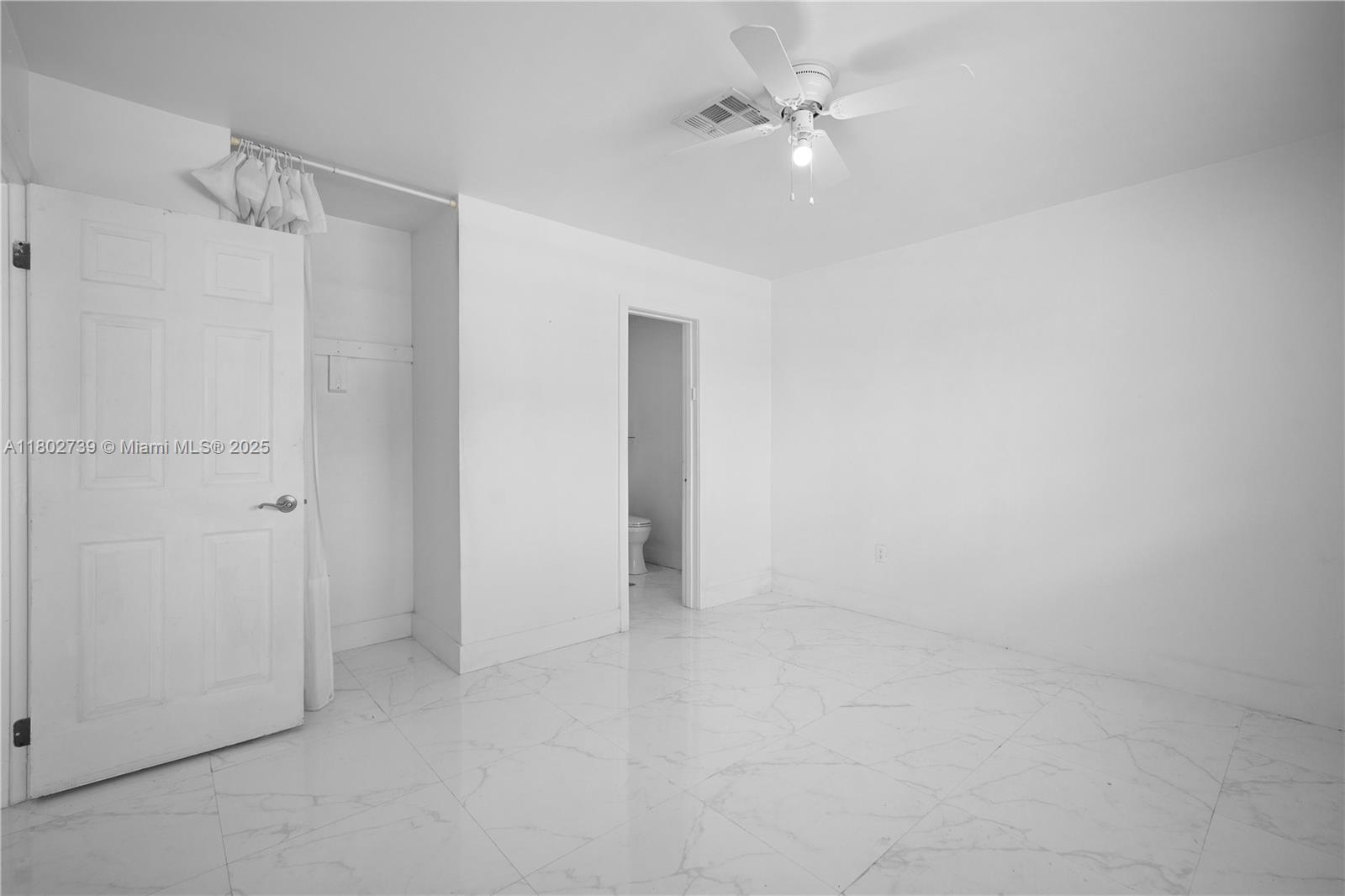 PALM LAKES SEC 1 - Residential Lease