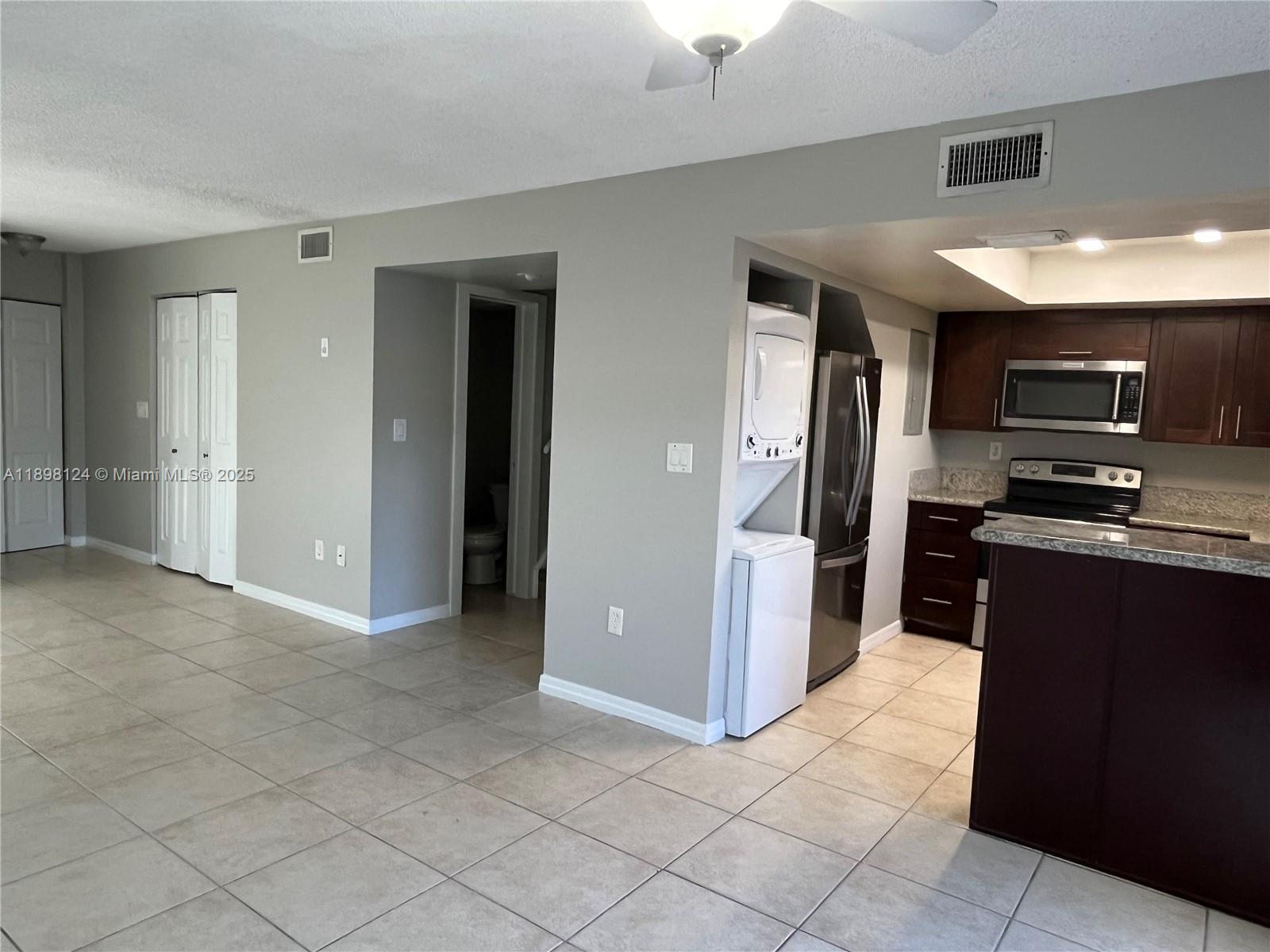 FLAMINGO GARDENS PHASE FO - Residential Lease