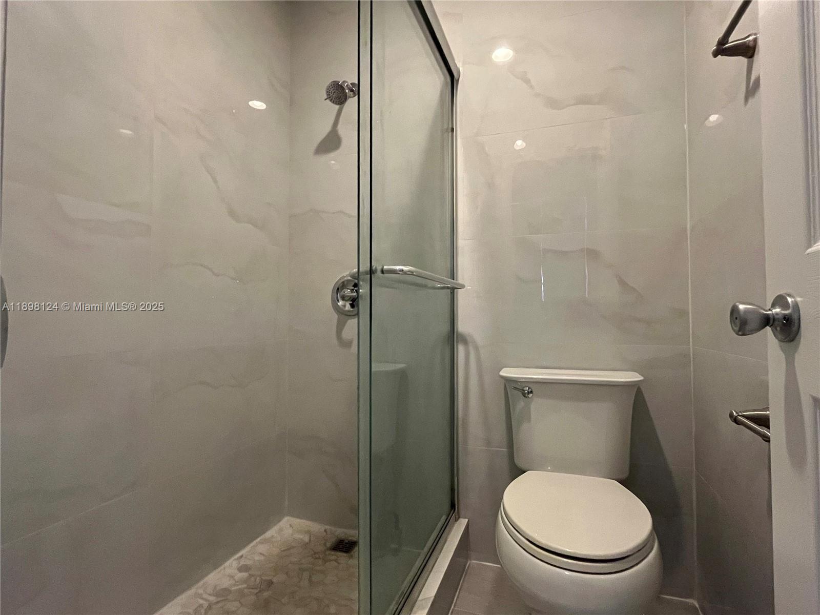 FLAMINGO GARDENS PHASE FO - Residential Lease