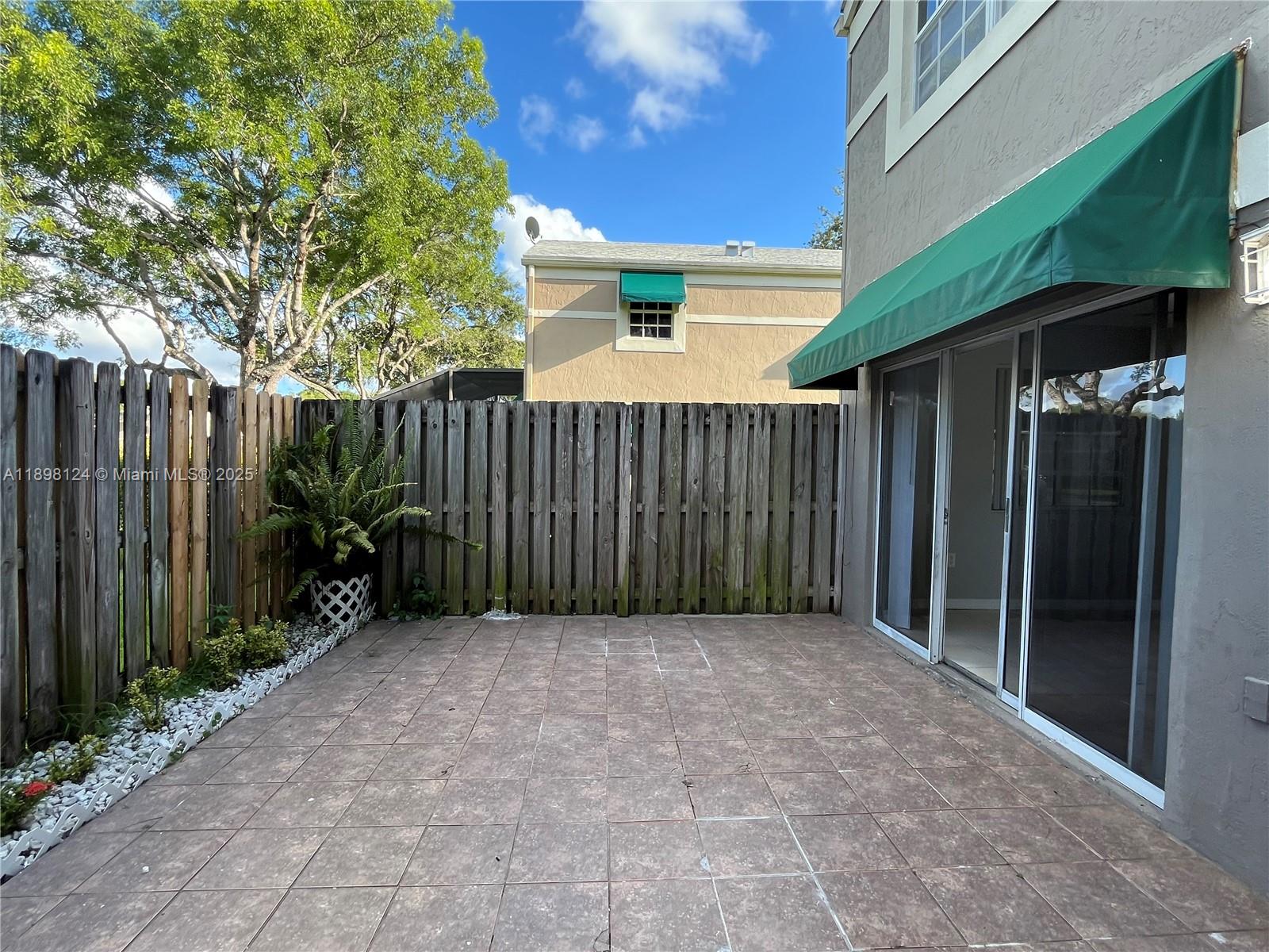 FLAMINGO GARDENS PHASE FO - Residential Lease