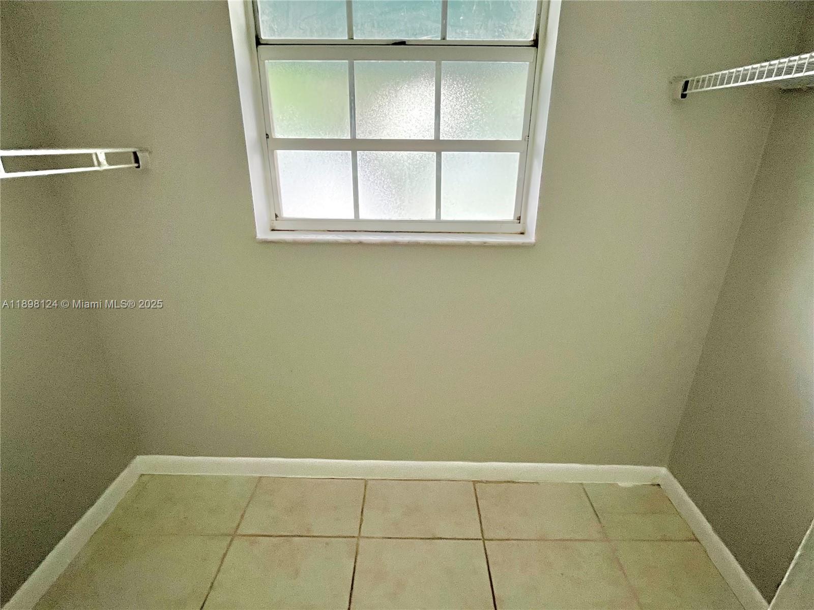 FLAMINGO GARDENS PHASE FO - Residential Lease